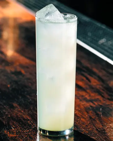Blanco Bianco Highball cocktail made with De Nada Blanco